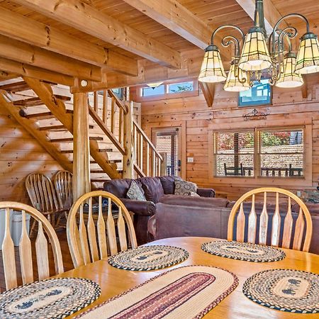 Bearfoot Pines - True Log Cabin - Wi-Fi, Hot Tub, Fishing, Deck With Views! - Mins To Pf 세비어빌 외부 사진