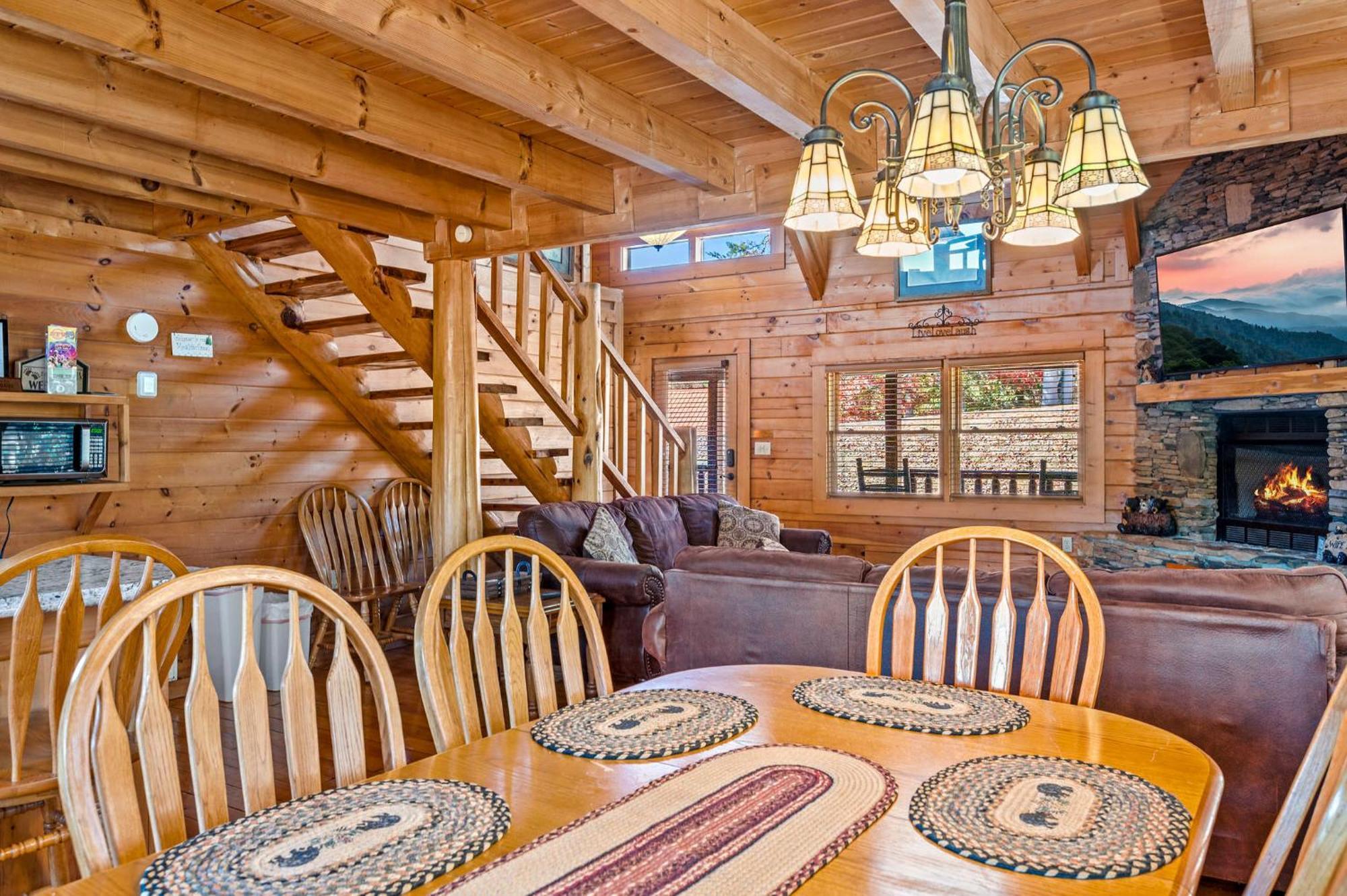 Bearfoot Pines - True Log Cabin - Wi-Fi, Hot Tub, Fishing, Deck With Views! - Mins To Pf 세비어빌 외부 사진