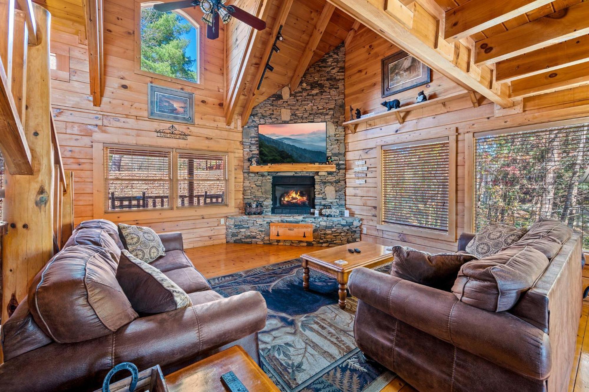 Bearfoot Pines - True Log Cabin - Wi-Fi, Hot Tub, Fishing, Deck With Views! - Mins To Pf 세비어빌 외부 사진