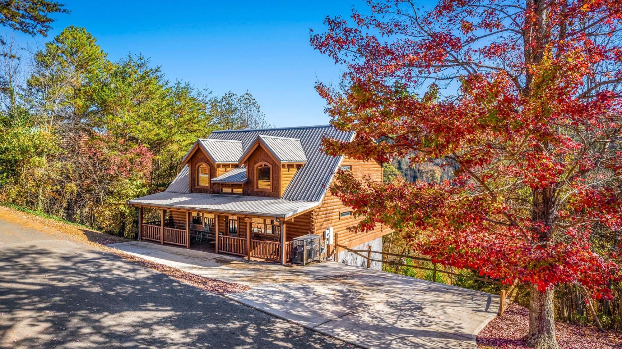 Bearfoot Pines - True Log Cabin - Wi-Fi, Hot Tub, Fishing, Deck With Views! - Mins To Pf 세비어빌 외부 사진