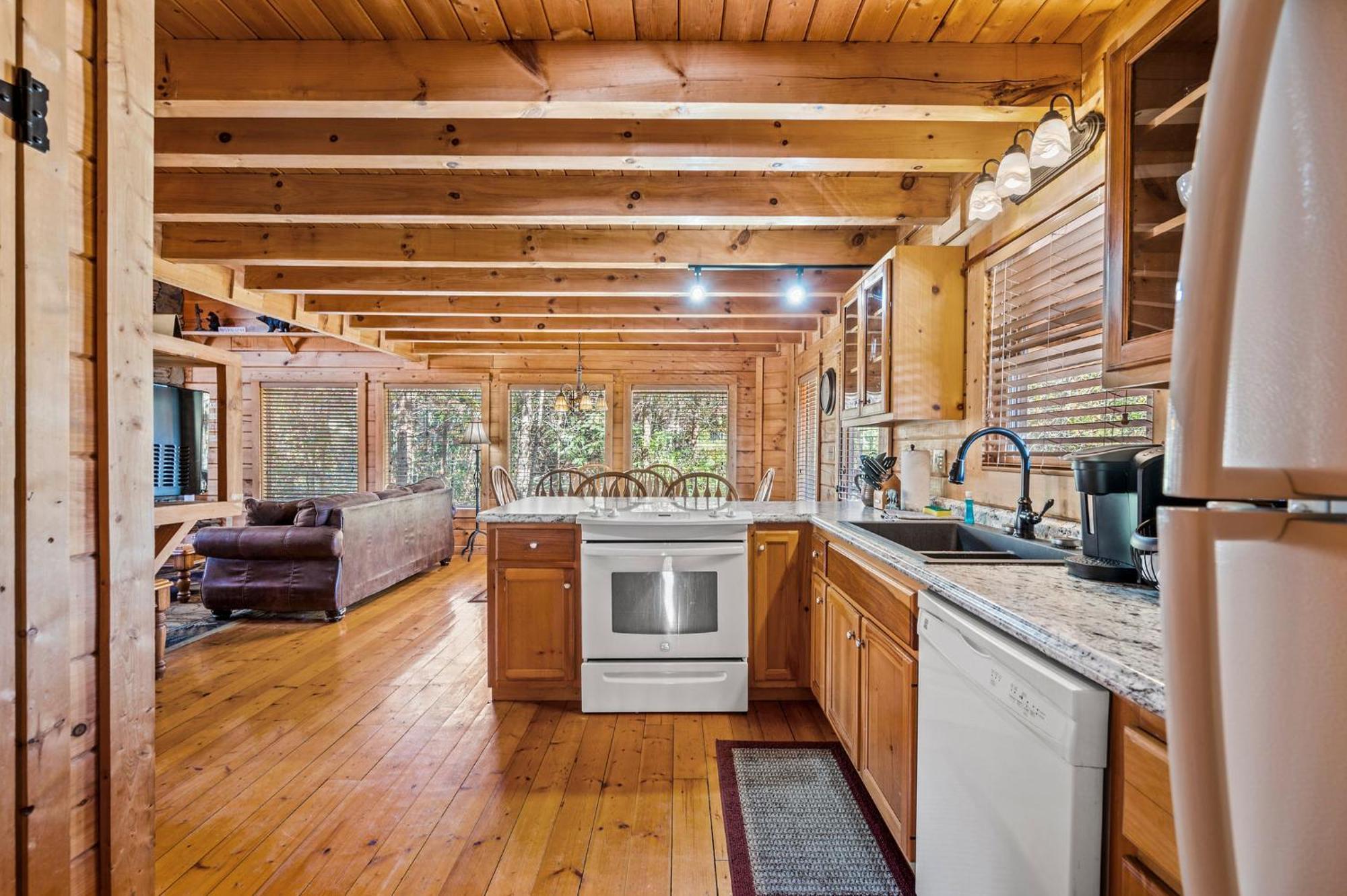 Bearfoot Pines - True Log Cabin - Wi-Fi, Hot Tub, Fishing, Deck With Views! - Mins To Pf 세비어빌 외부 사진