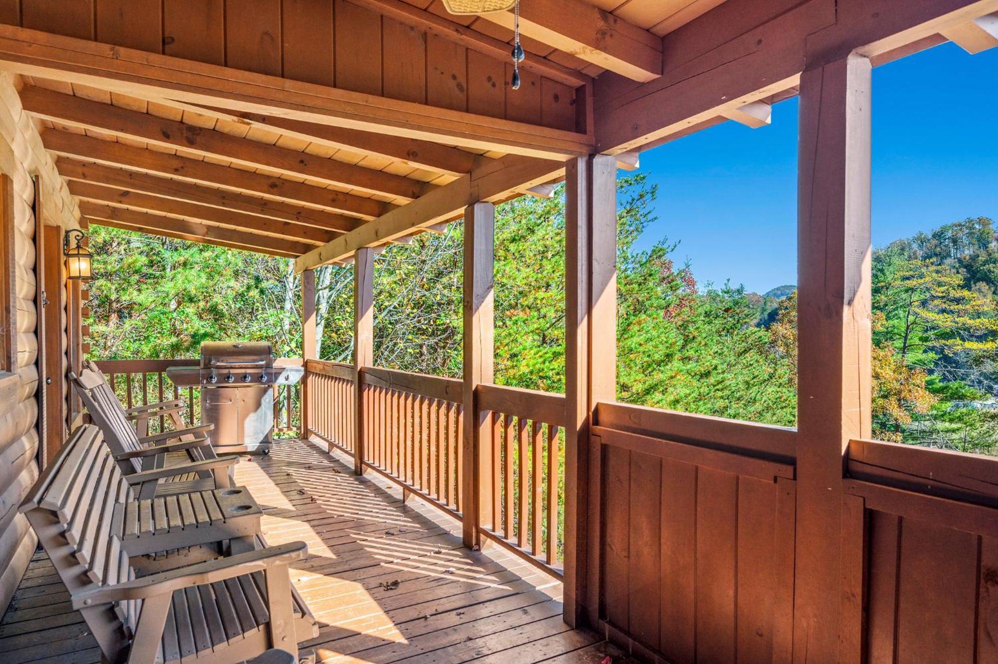Bearfoot Pines - True Log Cabin - Wi-Fi, Hot Tub, Fishing, Deck With Views! - Mins To Pf 세비어빌 외부 사진