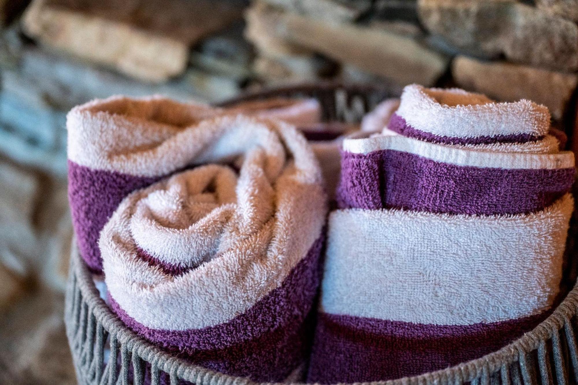 Bearfoot Pines - True Log Cabin - Wi-Fi, Hot Tub, Fishing, Deck With Views! - Mins To Pf 세비어빌 외부 사진