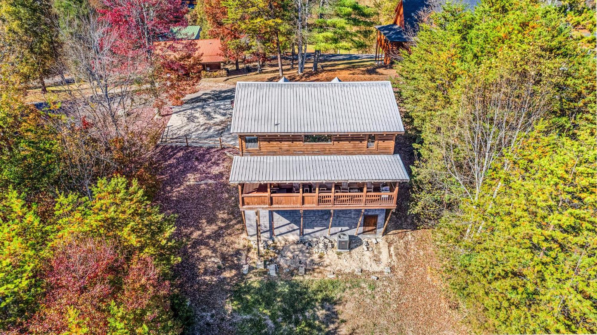 Bearfoot Pines - True Log Cabin - Wi-Fi, Hot Tub, Fishing, Deck With Views! - Mins To Pf 세비어빌 외부 사진