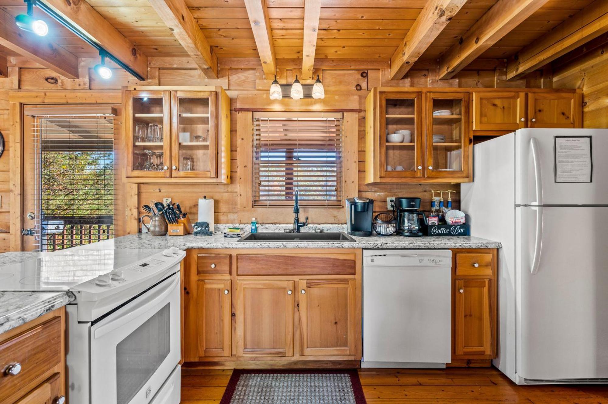 Bearfoot Pines - True Log Cabin - Wi-Fi, Hot Tub, Fishing, Deck With Views! - Mins To Pf 세비어빌 외부 사진